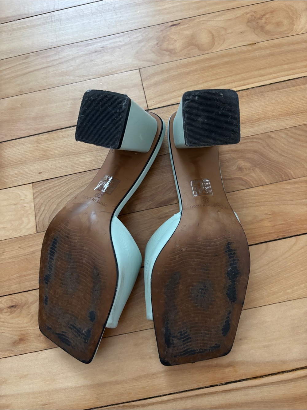 “Intentionally ____________” high heels - Picture 3 of 5
